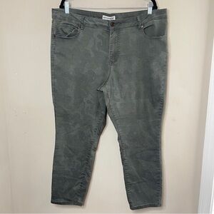 ARTISAN NY Lightweight Camo Mid Rise Stretch Skinny Cropped Jeans, 20W